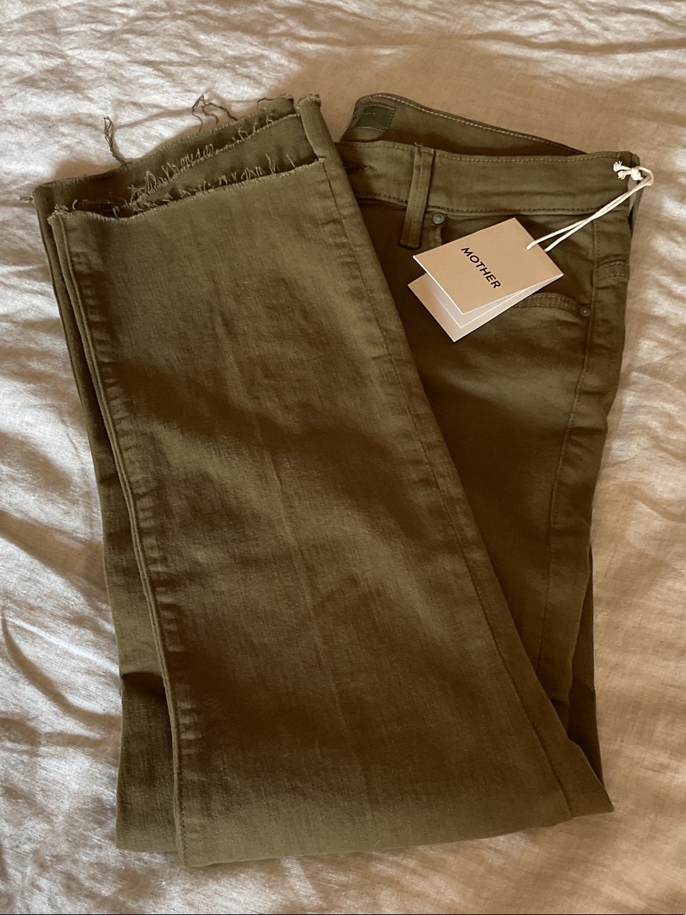 NWT MOTHER Insider Crop Step Fray in fig green